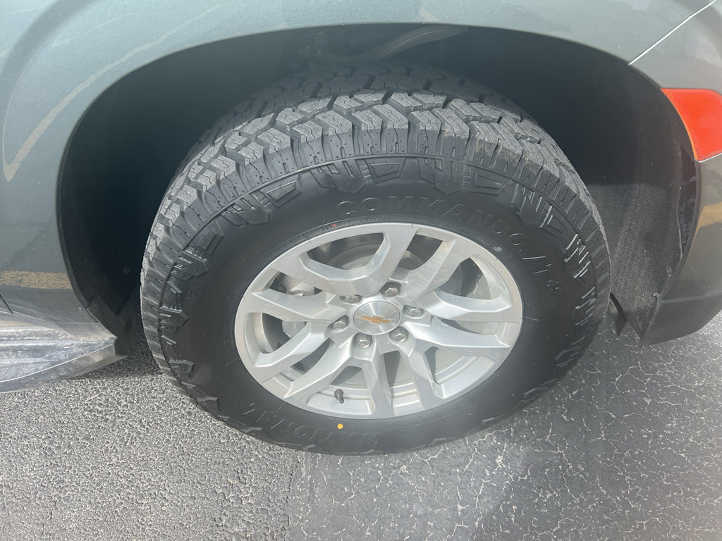 Used 2024 Chevrolet Suburban LT image 25