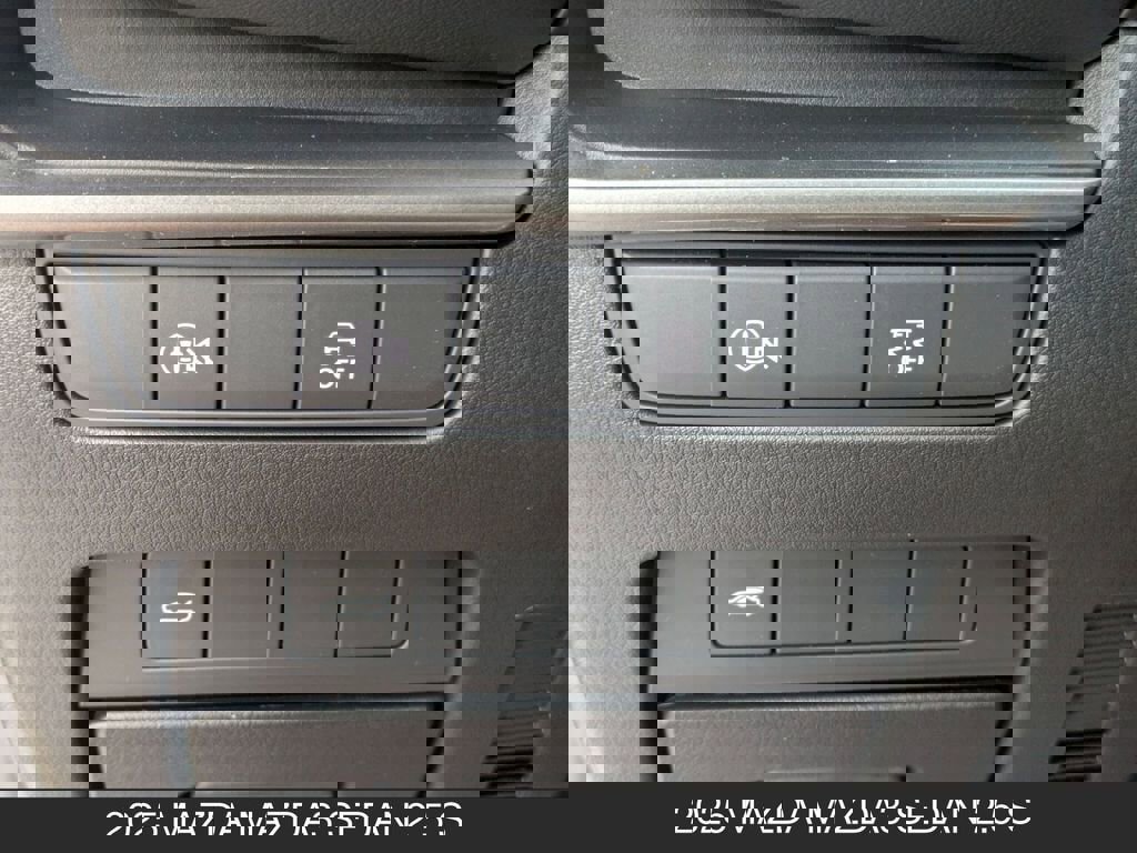 New 2025 MAZDA MAZDA3 s image 17