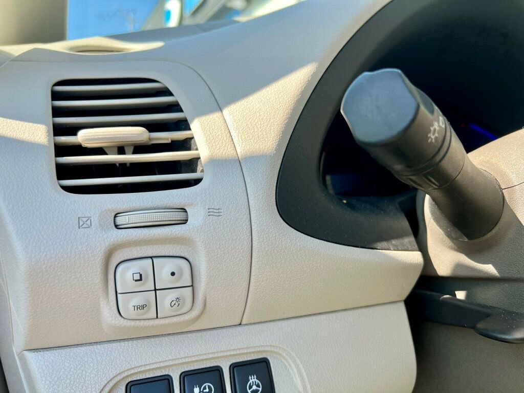 Used 2012 Nissan Leaf SL image 18