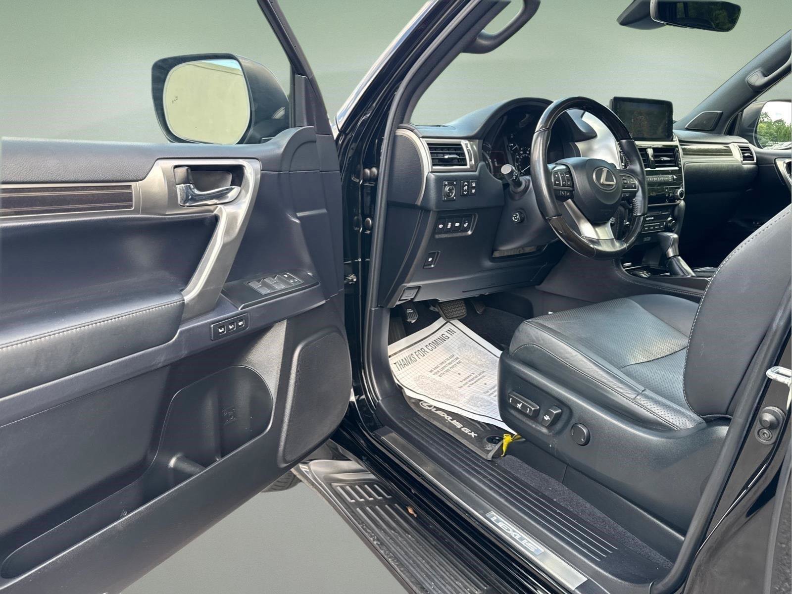 Used 2022 Lexus GX 460 Luxury w/ Sport Design Package AWD/4WD image 16