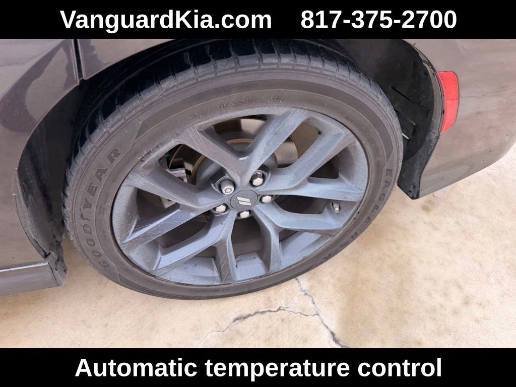 Used 2023 Dodge Charger R/T w/ Blacktop Package image 9