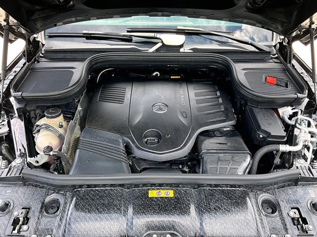 Used 2024 Mercedes-Benz GLS 450 4MATIC image 11