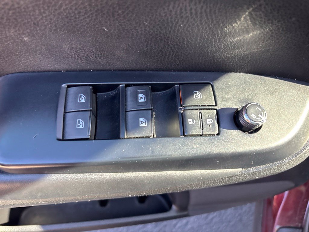 Used 2018 Toyota Highlander XLE FWD image 17