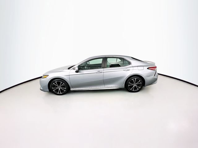 Used 2018 Toyota Camry SE image 4