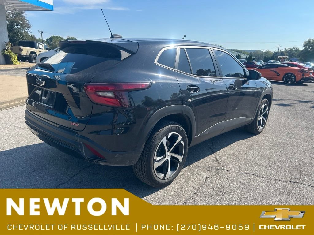 Used 2025 Chevrolet Trax RS w/ Driver Confidence Package FWD image 12