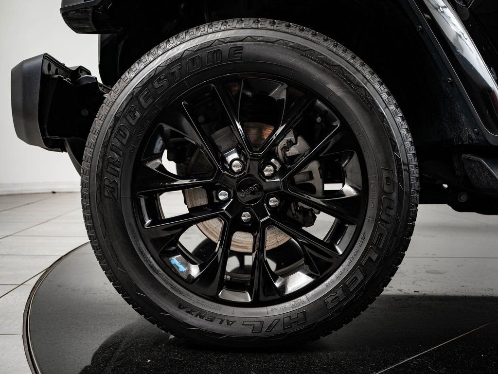 Used 2023 Jeep Wrangler Unlimited Sahara w/ Cold Weather Group image 13