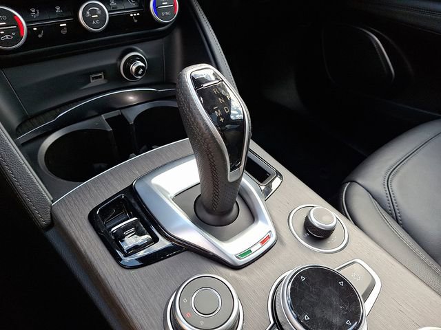 Used 2022 Alfa Romeo Stelvio Ti AWD/4WD image 16