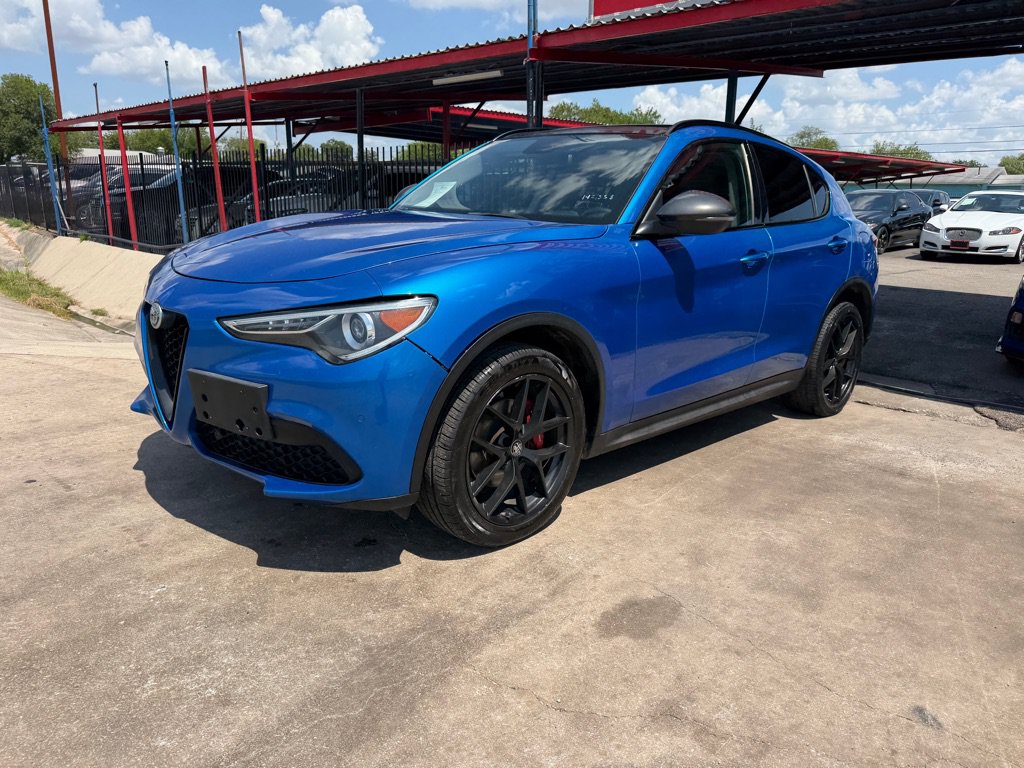 Used 2019 Alfa Romeo Stelvio AWD w/ Nero Edizione image 8