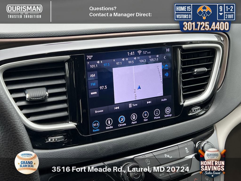 Used 2019 Chrysler Pacifica Touring Plus w/ Tire & Wheel Group FWD image 9