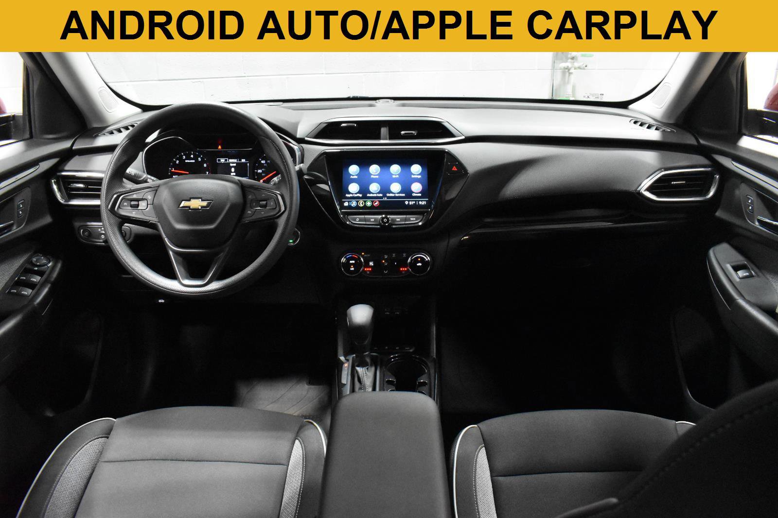 Used 2023 Chevrolet TrailBlazer LT w/ Convenience Package AWD/4WD image 2