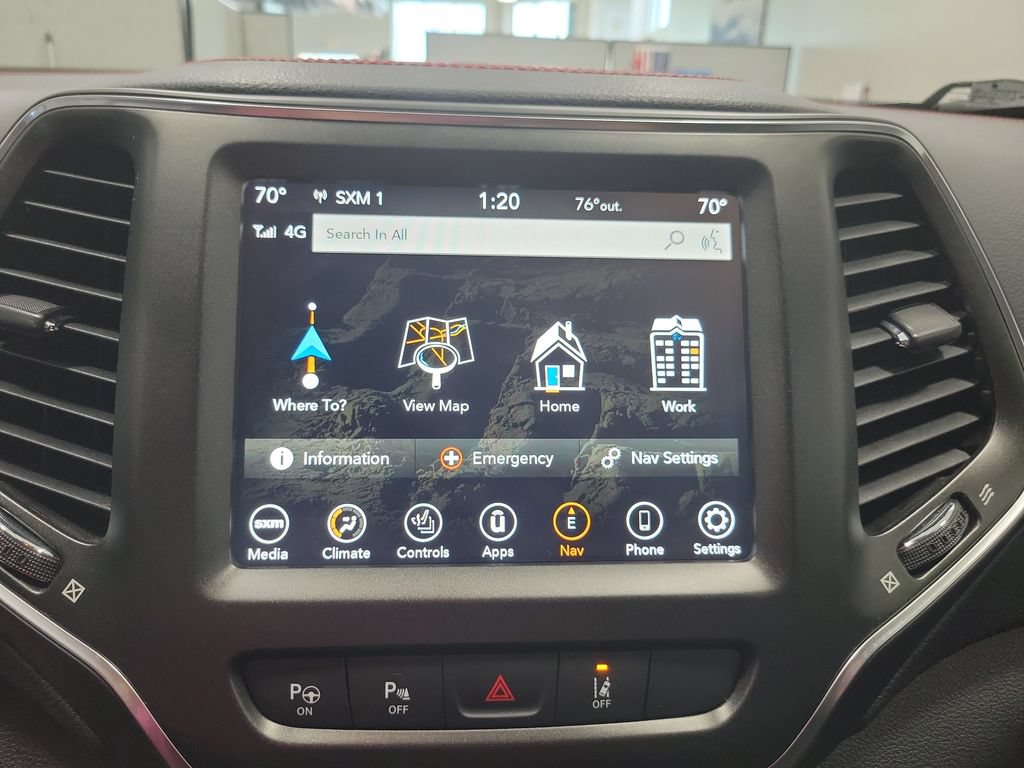 Used 2023 Jeep Cherokee Trailhawk AWD/4WD image 43