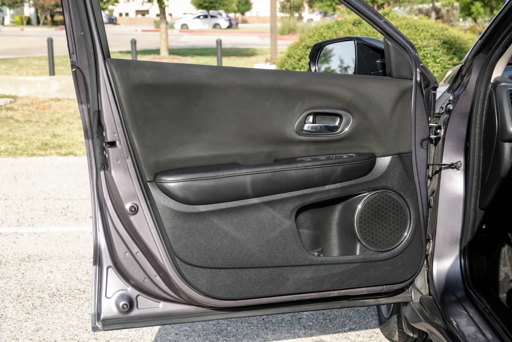 Used 2018 Honda HR-V EX image 46