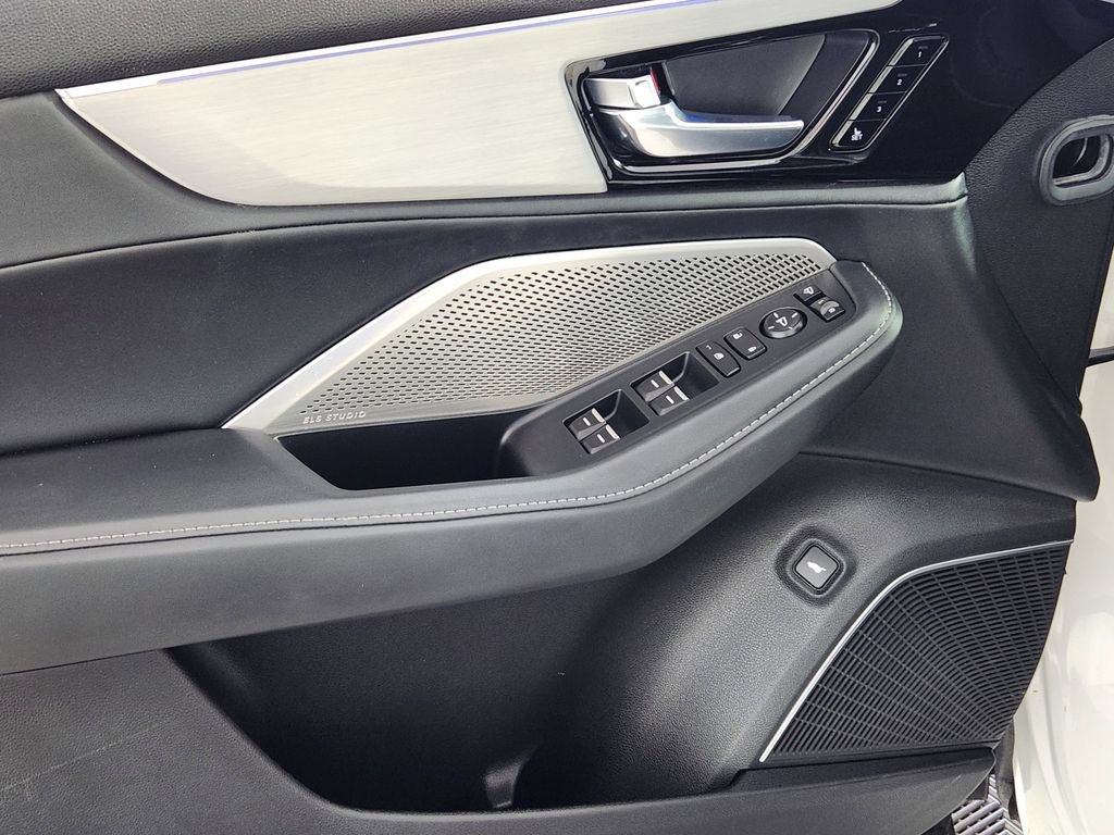 Used 2023 Acura MDX w/ Technology Package FWD image 17