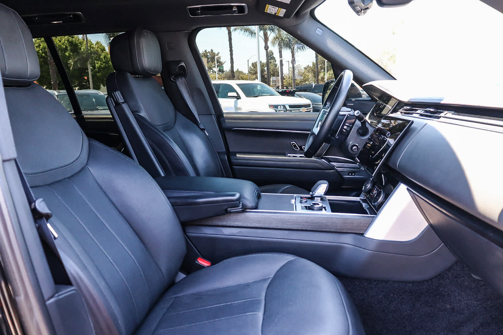 Used 2023 Land Rover Range Rover SE AWD/4WD image 28