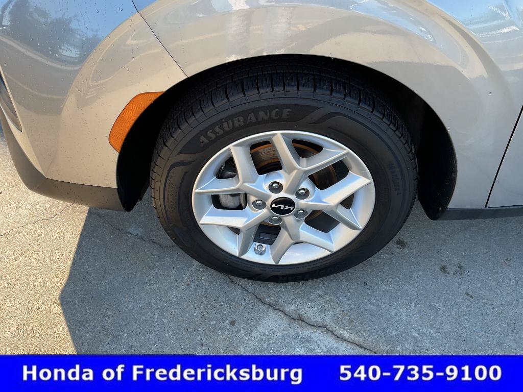 Used 2022 Kia Soul LX w/ Technology Package FWD image 9