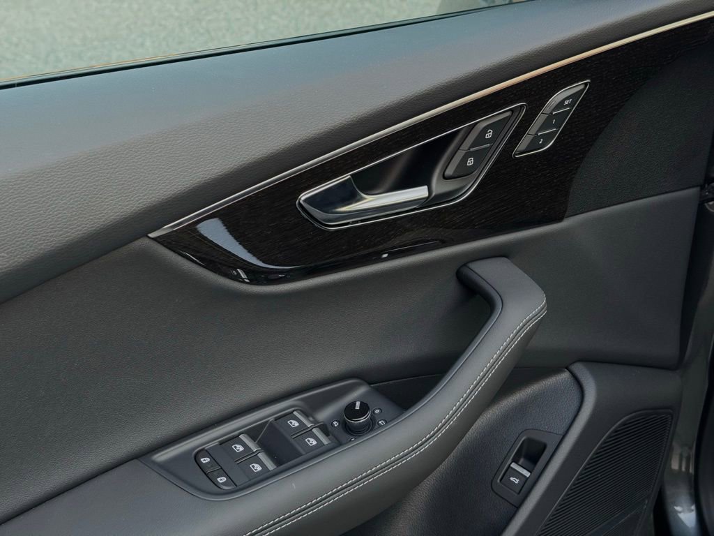 New 2025 Audi Q8 Premium Plus image 21