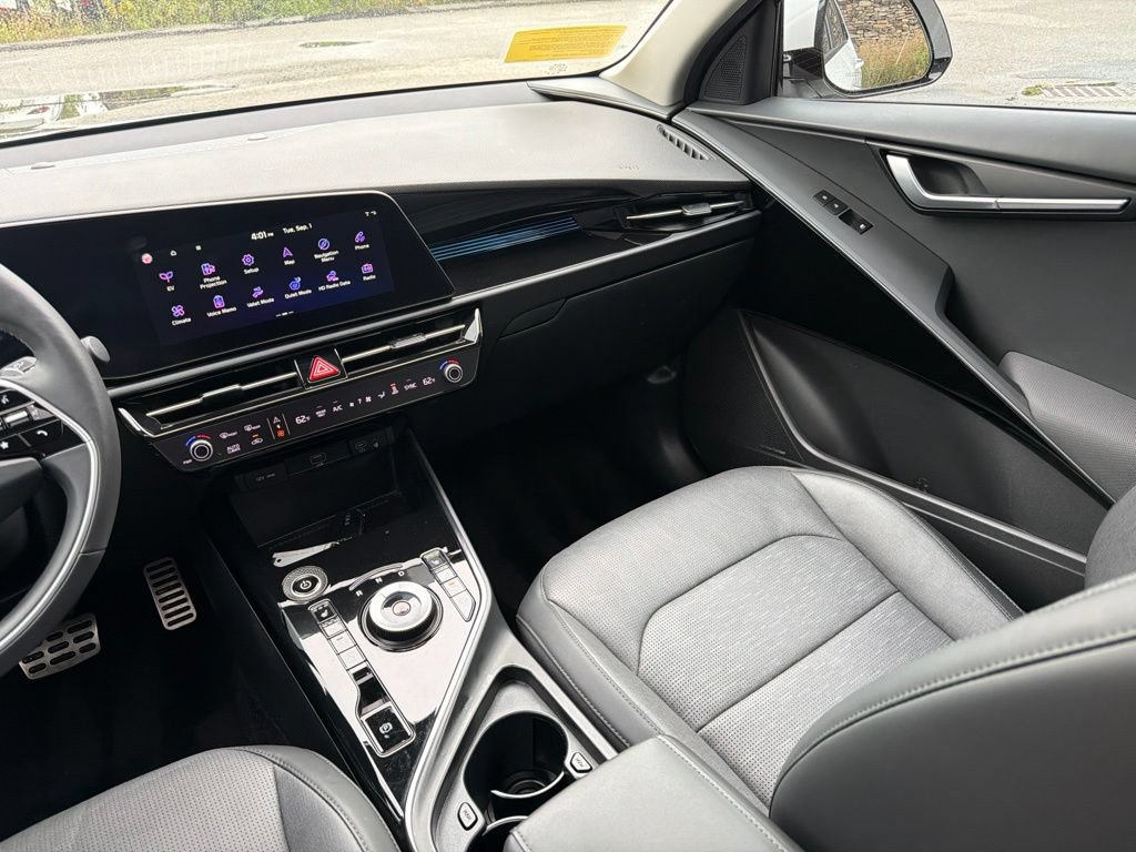 Certified 2023 Kia Niro Wave FWD image 25