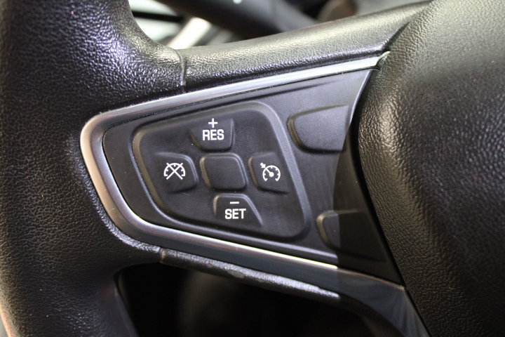 Used 2018 Chevrolet Equinox LT FWD image 33