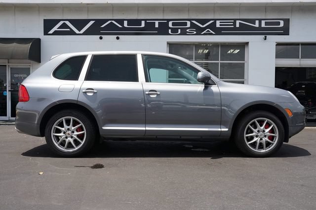 Used 2005 Porsche Cayenne Turbo AWD/4WD image 17