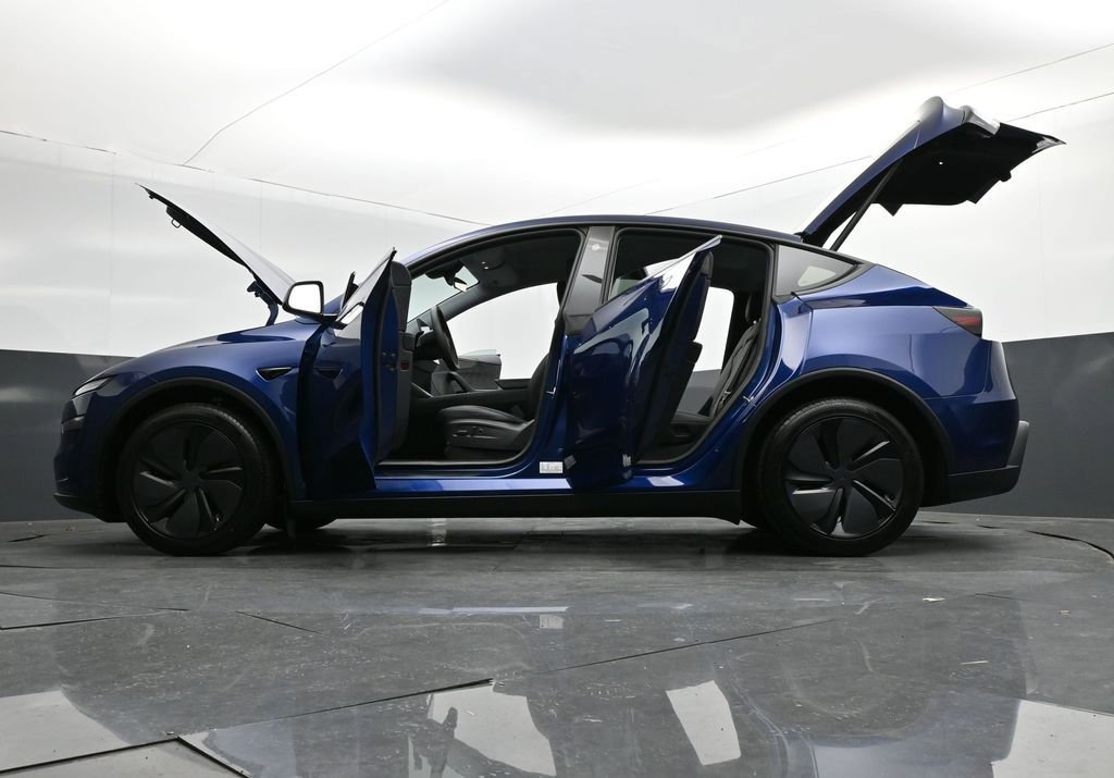 Used 2026 Tesla Model Y AWD image 39