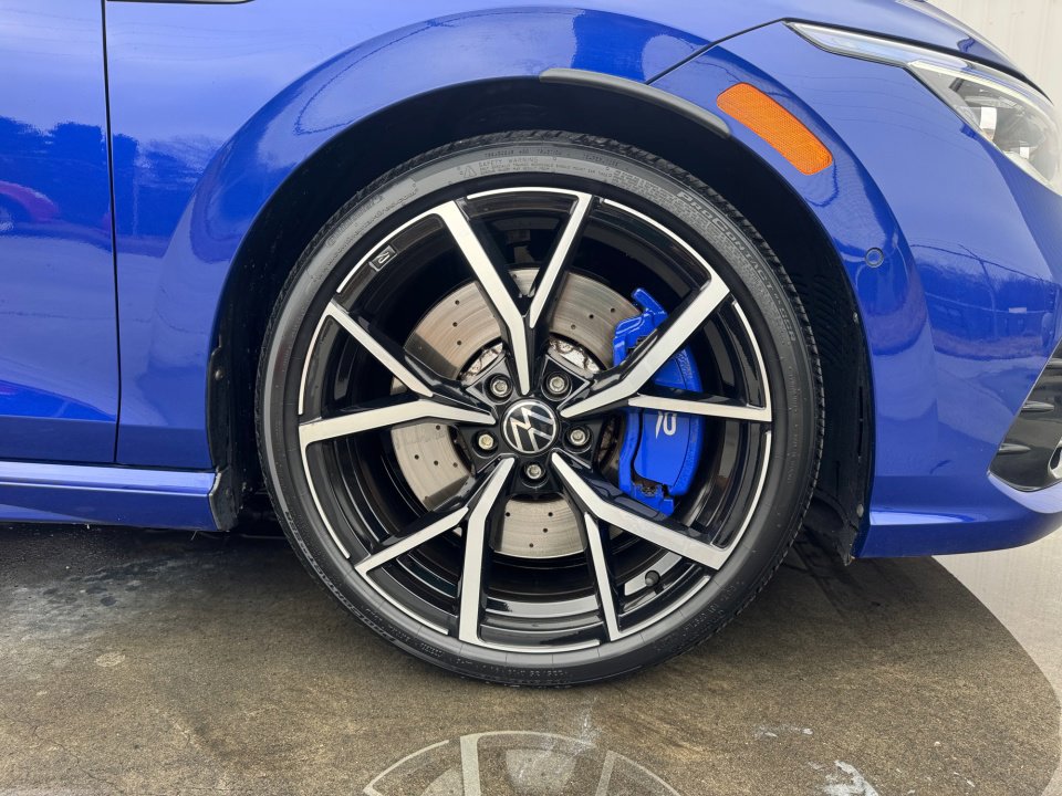 Used 2024 Volkswagen Golf R 2.0T image 29
