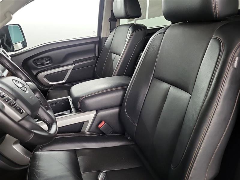 Used 2019 Nissan Titan SL w/ Chrome Package image 13