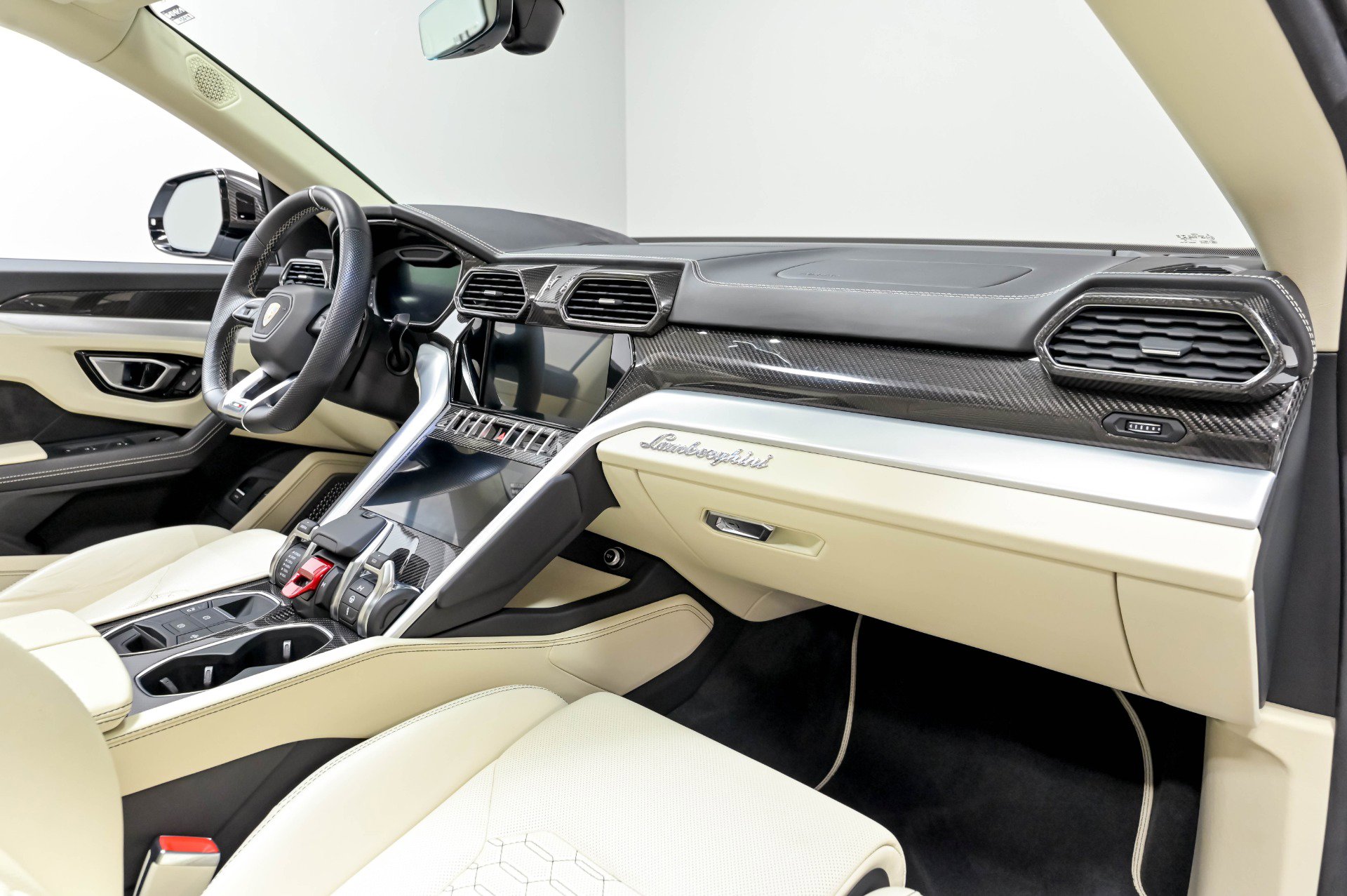 Used 2020 Lamborghini Urus AWD/4WD image 30