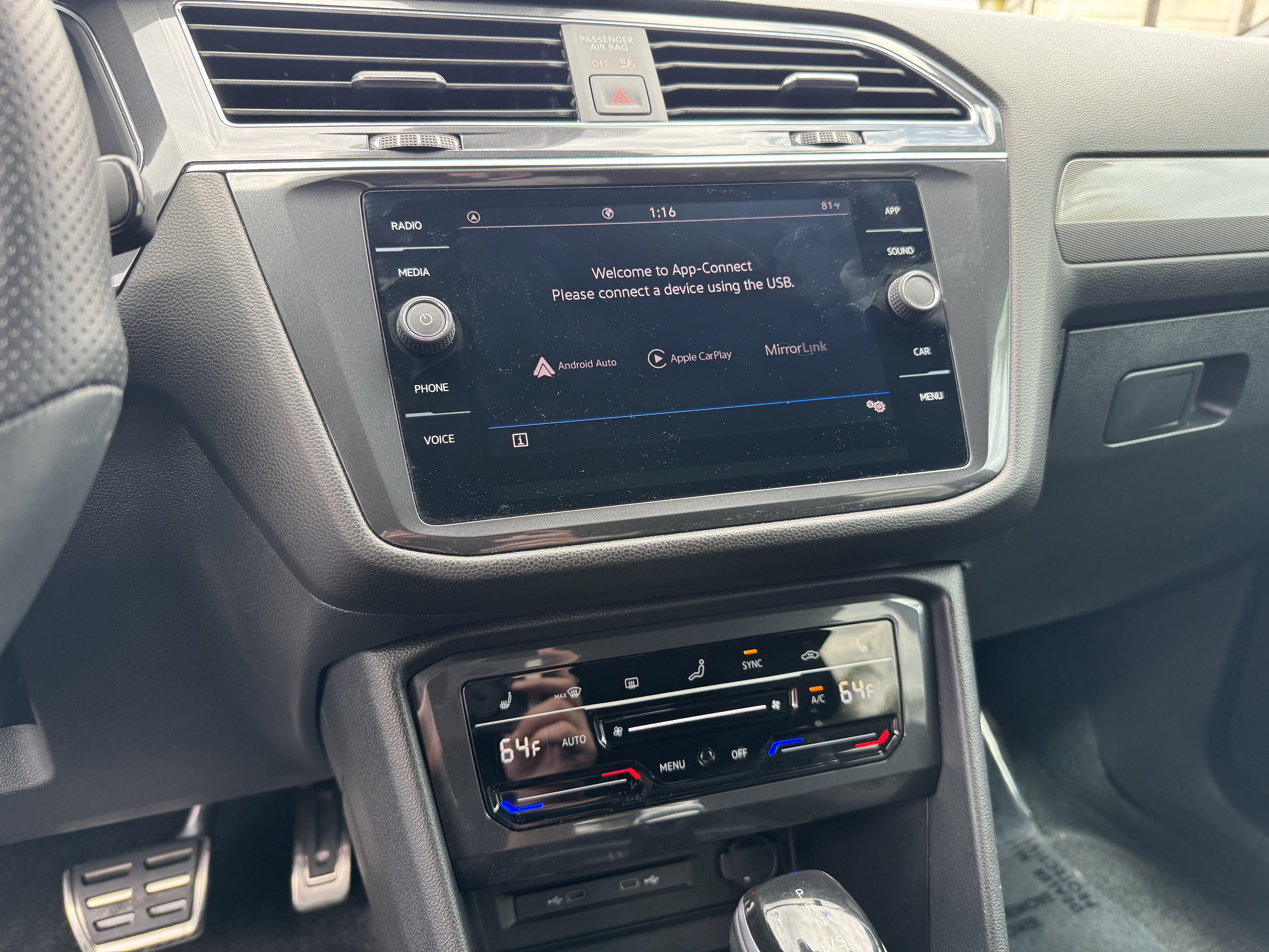 Used 2023 Volkswagen Tiguan SE R-Line FWD image 23