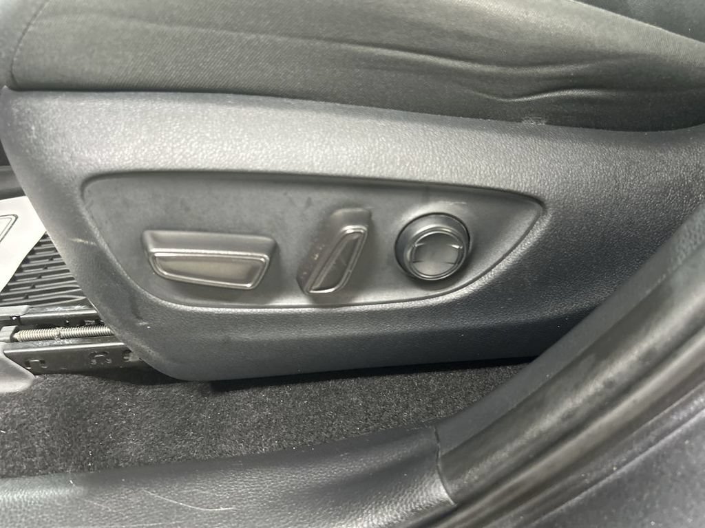Used 2019 Toyota RAV4 XLE AWD/4WD image 10