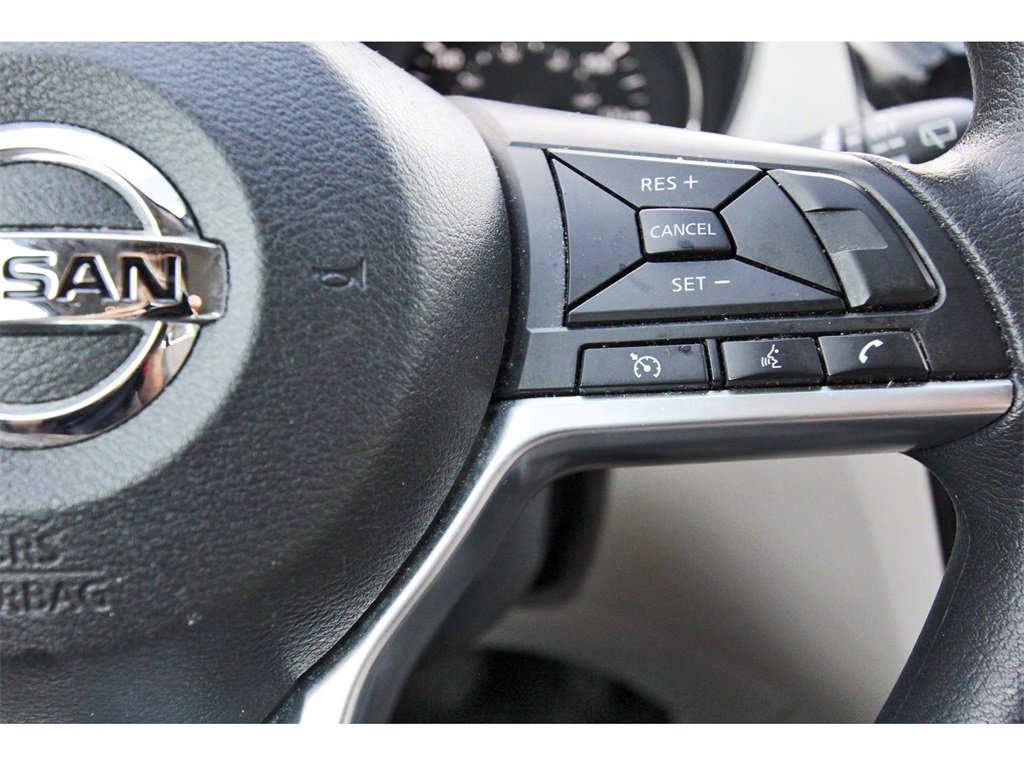 Used 2020 Nissan Rogue Sport SV image 12