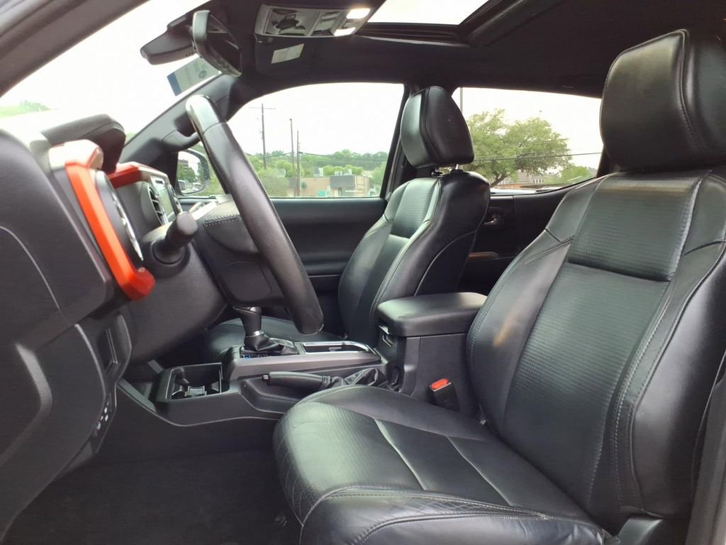 Used 2019 Toyota Tacoma TRD Off-Road w/ TRD Premium Off Road Package image 19