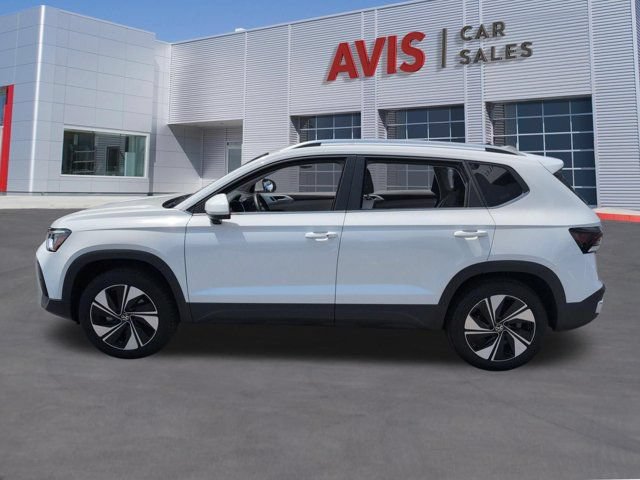 Used 2025 Volkswagen Taos SE AWD/4WD image 10