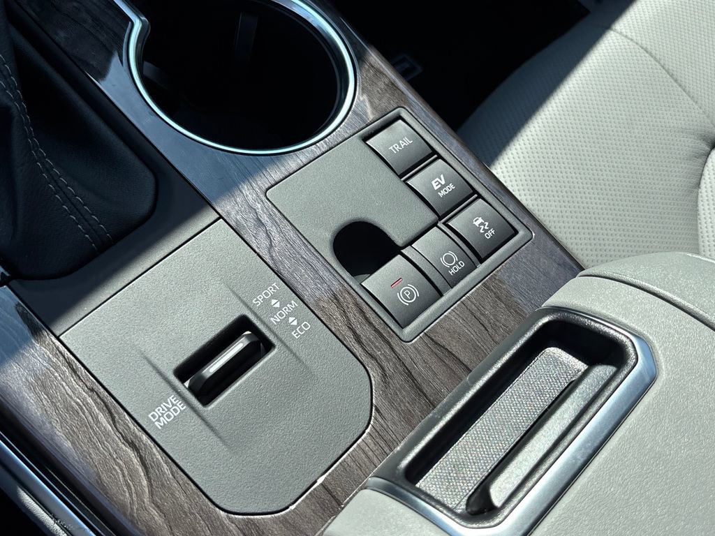 New 2026 Toyota Highlander Limited image 23