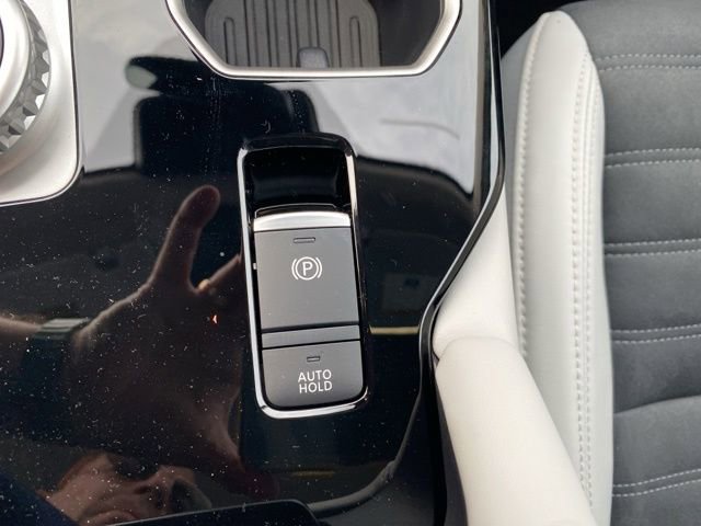 New 2025 Mitsubishi Outlander SE image 35