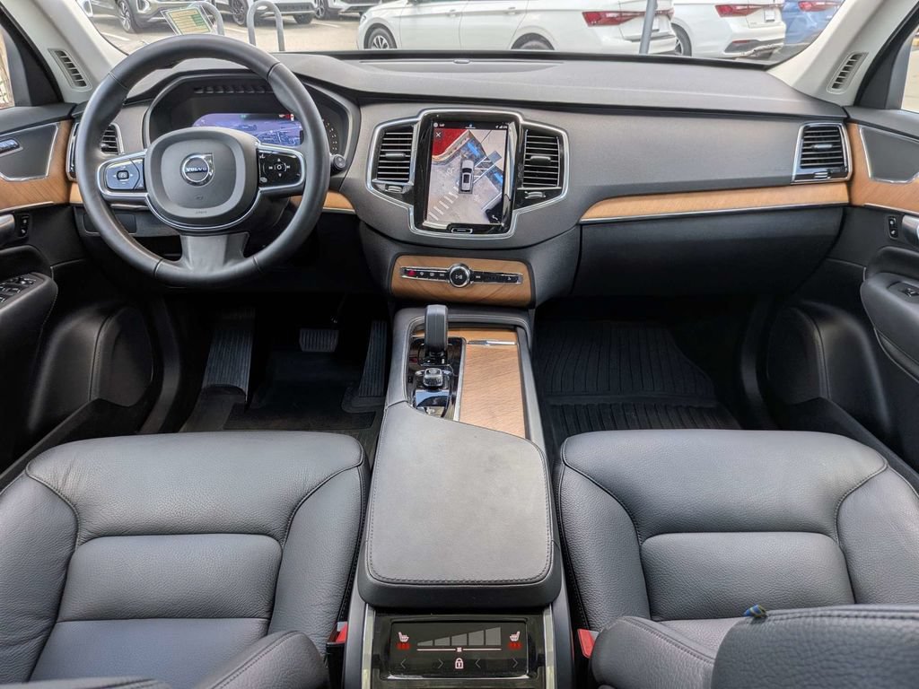 Used 2024 Volvo XC90 B6 Plus AWD/4WD image 20
