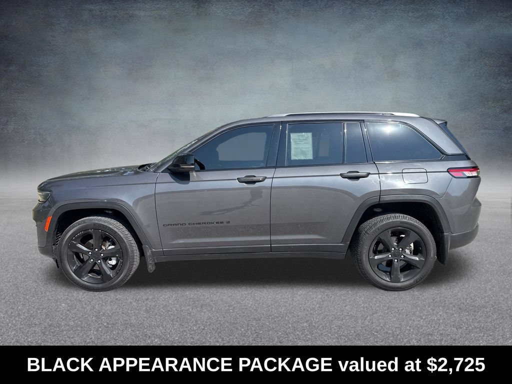 Used 2024 Jeep Grand Cherokee Limited w/ Black Appearance Package AWD/4WD image 2