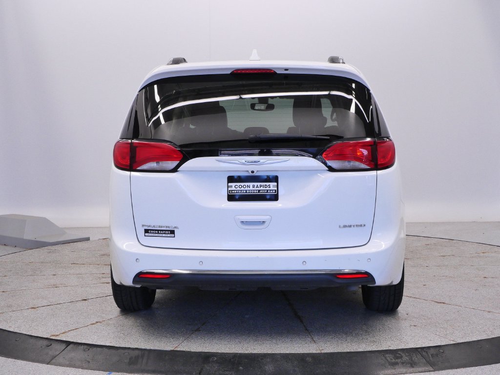 Used 2020 Chrysler Pacifica Limited FWD image 4