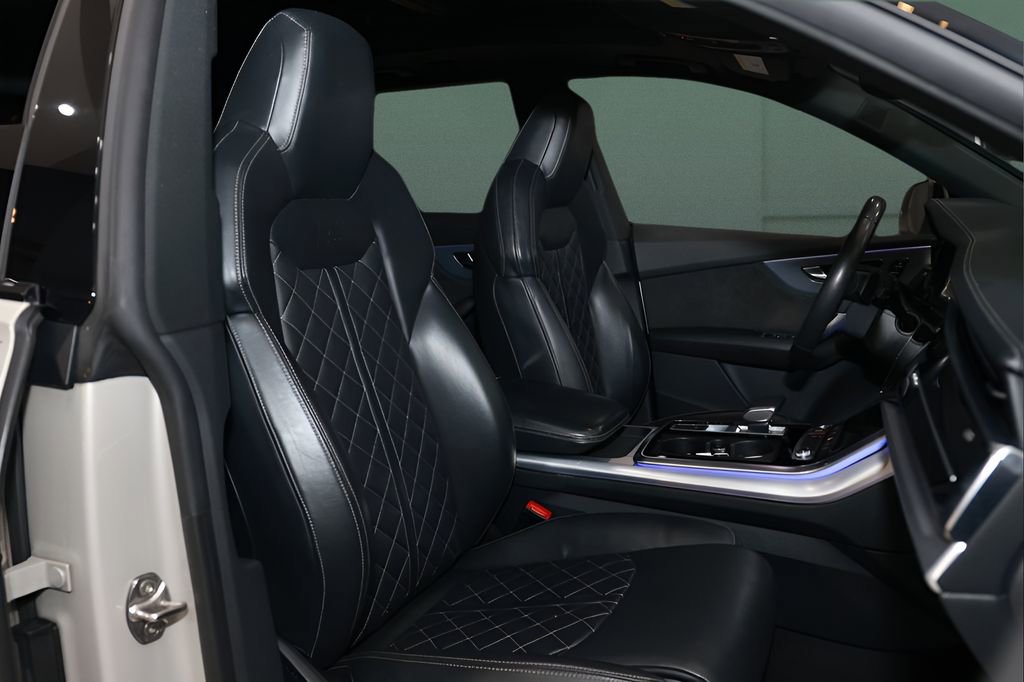 Used 2021 Audi SQ8 Premium Plus w/ SQ8 Black Optic Package image 17