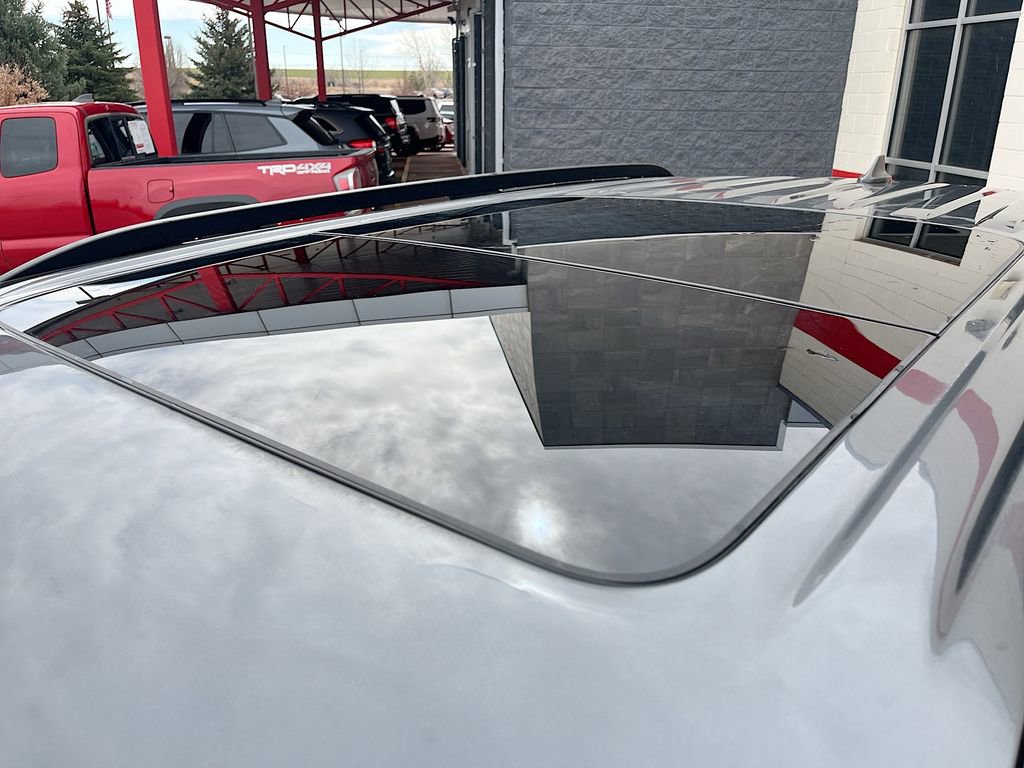 Used 2021 Ford Explorer XLT w/ Equipment Group 202A image 23