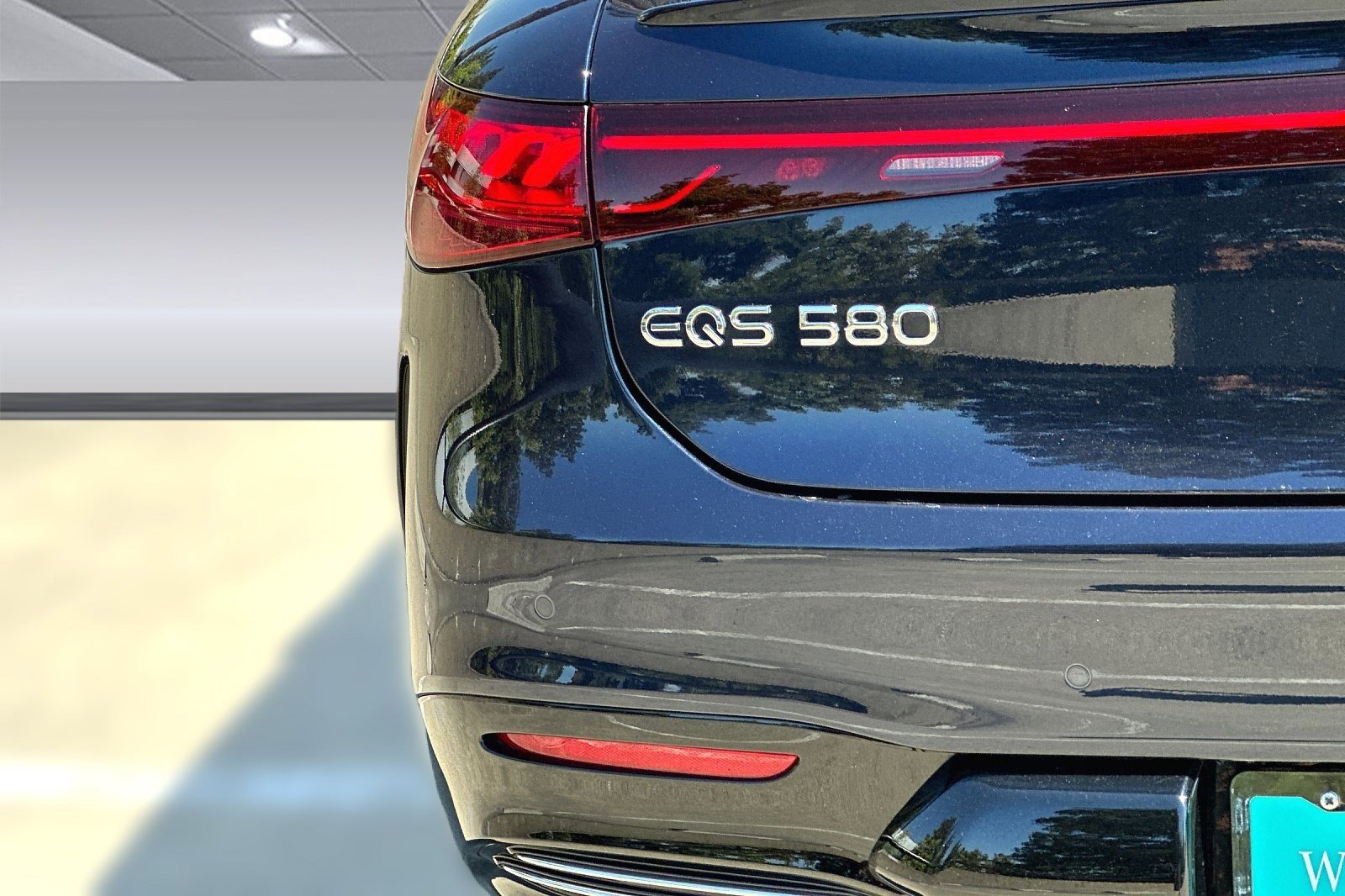 Used 2022 Mercedes-Benz EQS 580 4MATIC Sedan image 7