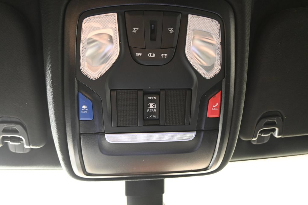 Used 2024 RAM 1500 Big Horn AWD/4WD image 34