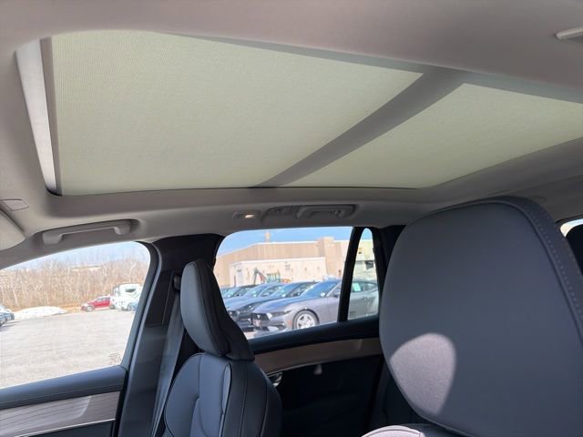 New 2026 Volvo XC90 B6 Plus w/ Protection Package Premier AWD/4WD image 18