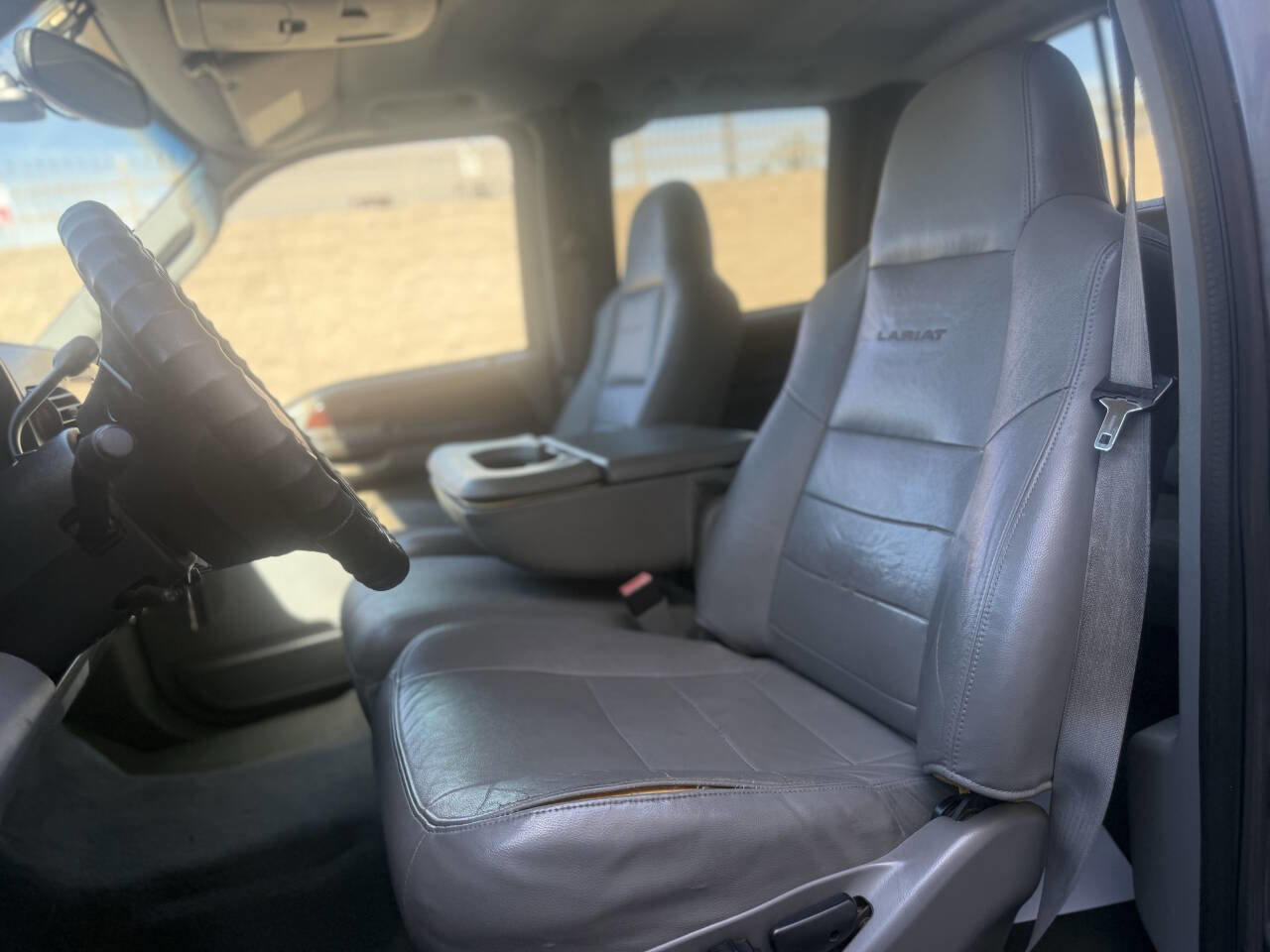 Used 2005 Ford F350 Lariat image 9