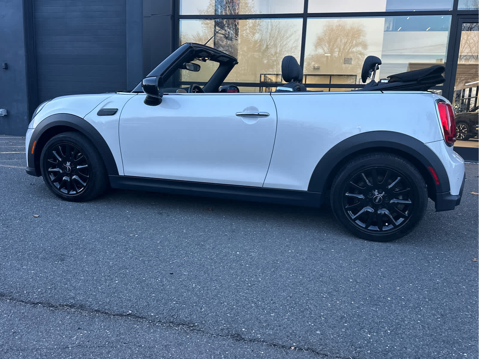 Used 2024 MINI Cooper Convertible image 9