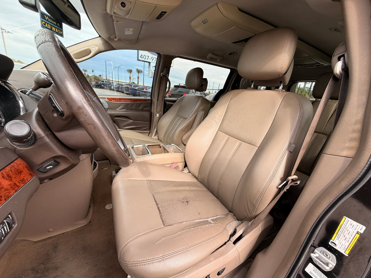Used 2013 Chrysler Town & Country Touring-L w/ Premium Group image 14