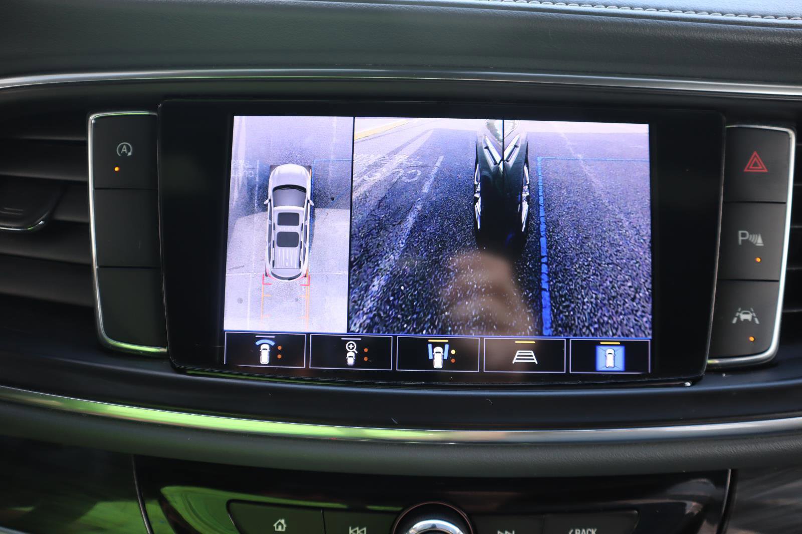 Used 2022 Buick Enclave Premium w/ Experience Buick Package image 29