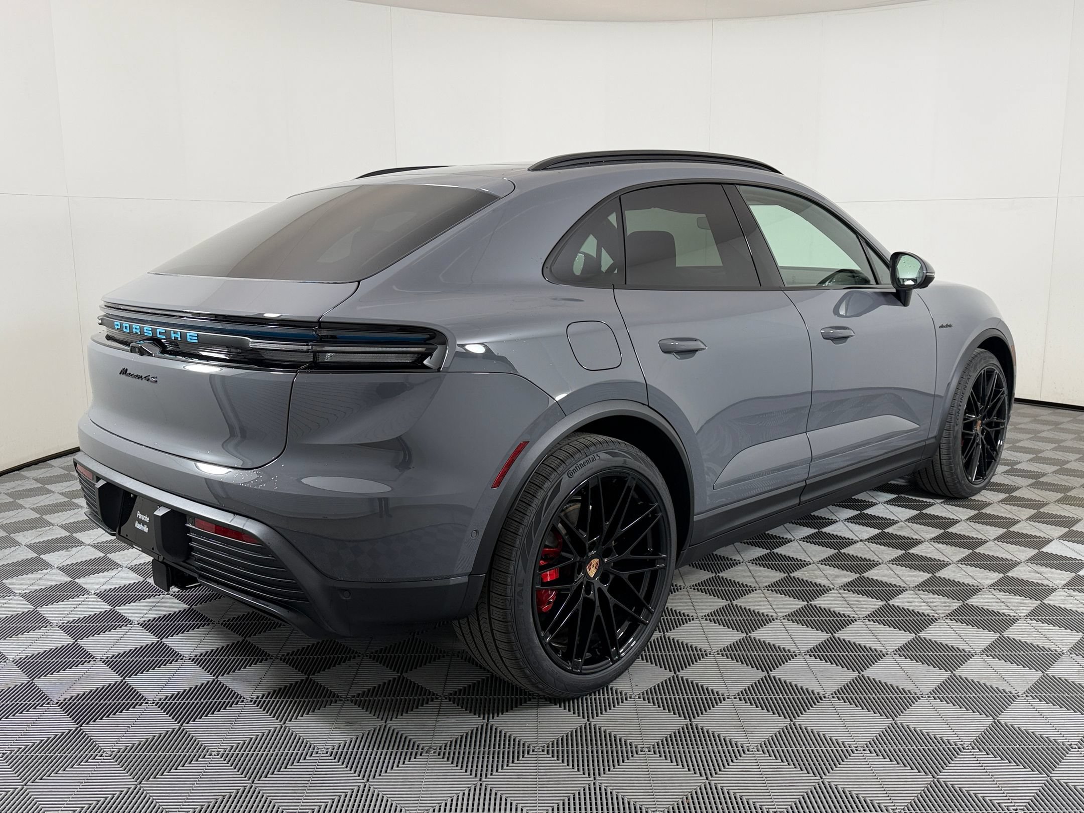 Used 2026 Porsche Macan 4S Electric AWD/4WD image 10