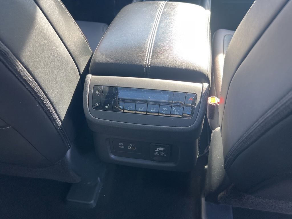 Certified 2024 Nissan Pathfinder Platinum AWD/4WD image 21