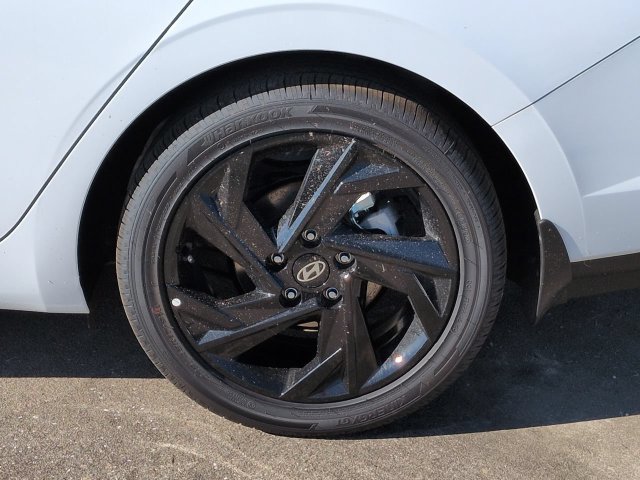 New 2026 Hyundai Elantra SEL Sport FWD image 11