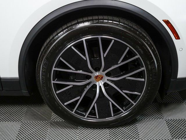 New 2026 Porsche Macan Electric image 39